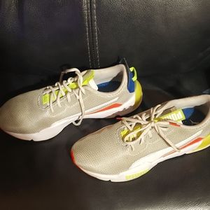 Previously loved mens cell phase training 10.5 PUMA sneakers